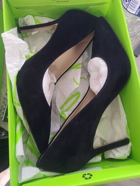 Hazel Black Suede Pumps - Black